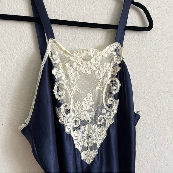 Val Mode lingerie Elegant Navy Blue Lace Trim Slip Dress size L long silky feel - Picture 4 of 11
